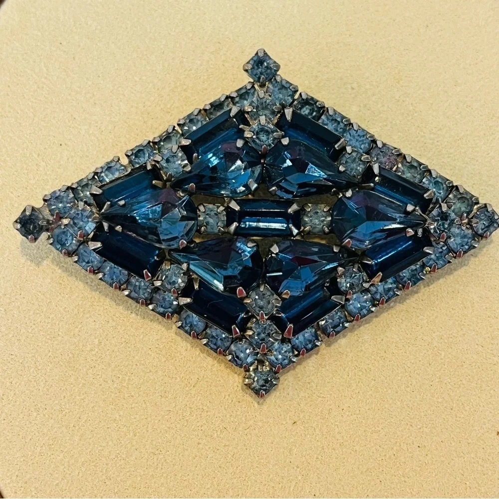 Vintage Light Blue and Navy Blue Gemstone Brooch